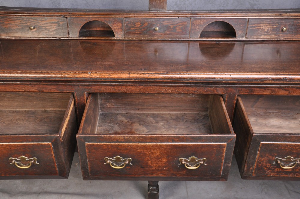 Early 18th Century Oak Dresser View VI