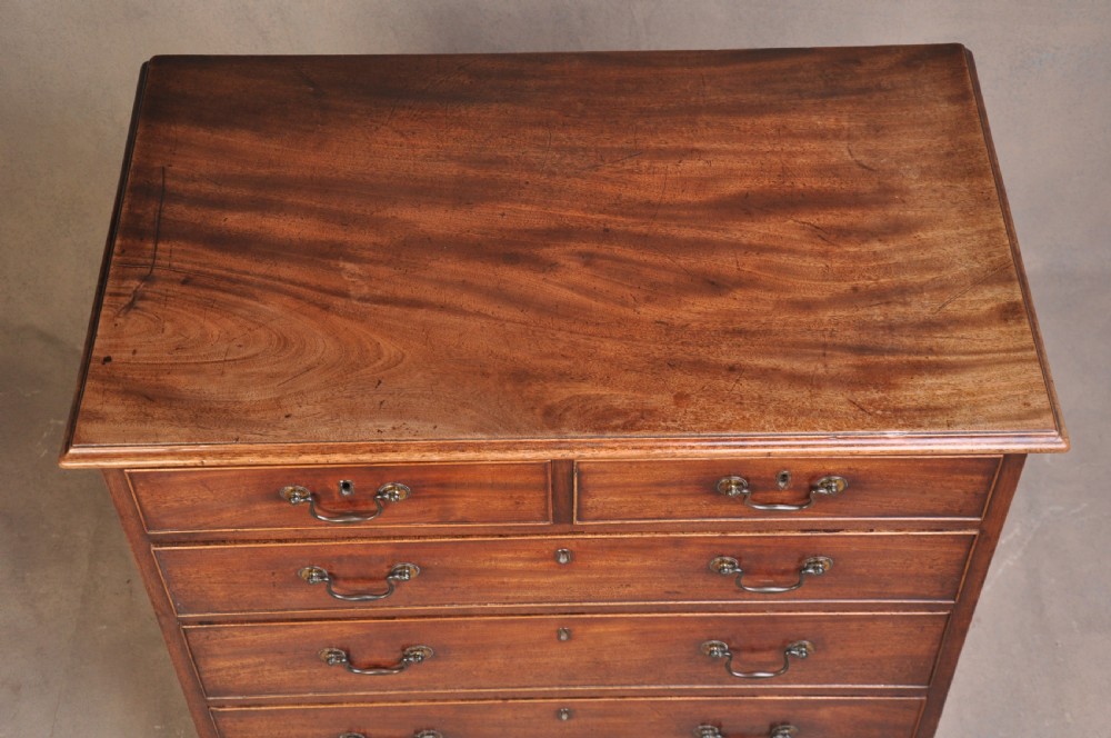 Fine 18th Century Mahogany Chest Of Drawers View V