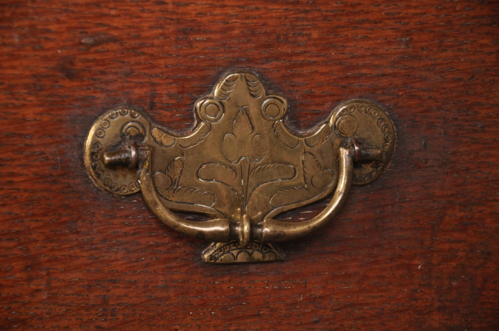 Early 18th Century Oak Chest Of Drawers View II