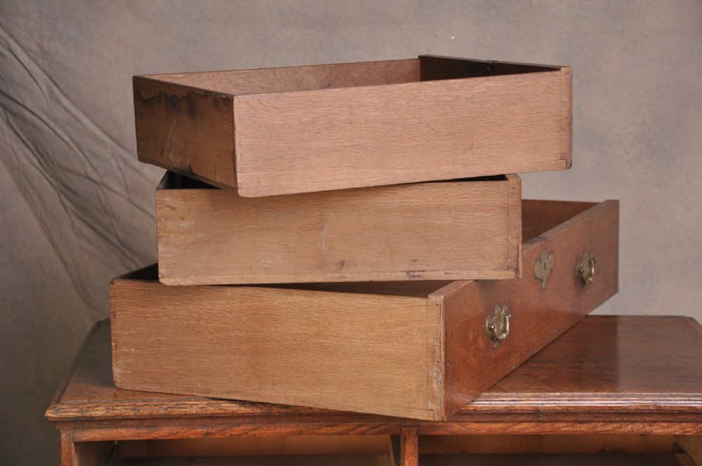 Early 18th Century Oak Chest Of Drawers View IV