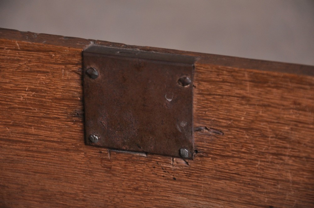 Early 18th Century Oak Chest Of Drawers View VII