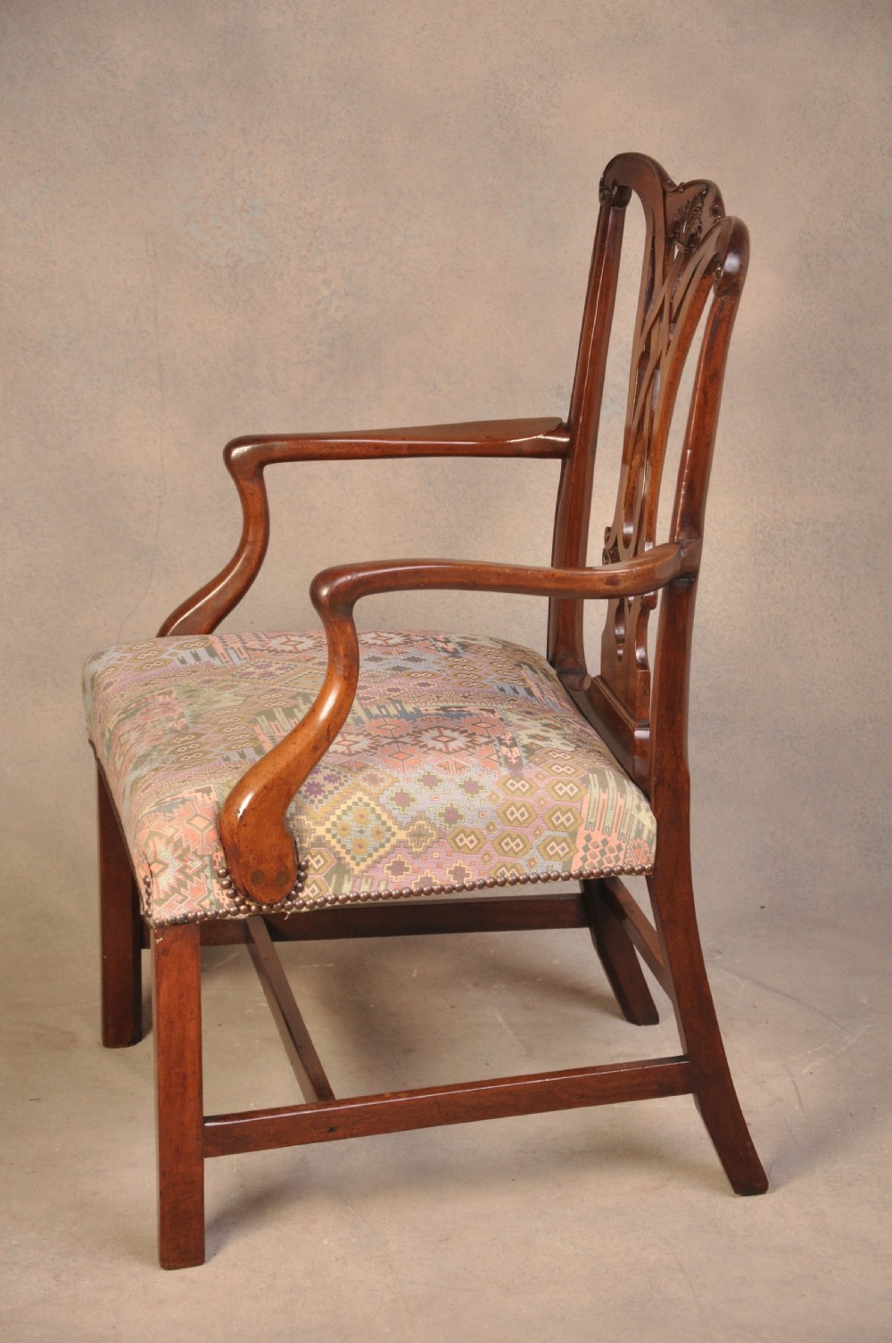 Large 18th Century Mahogany chippendale Armchair View VII