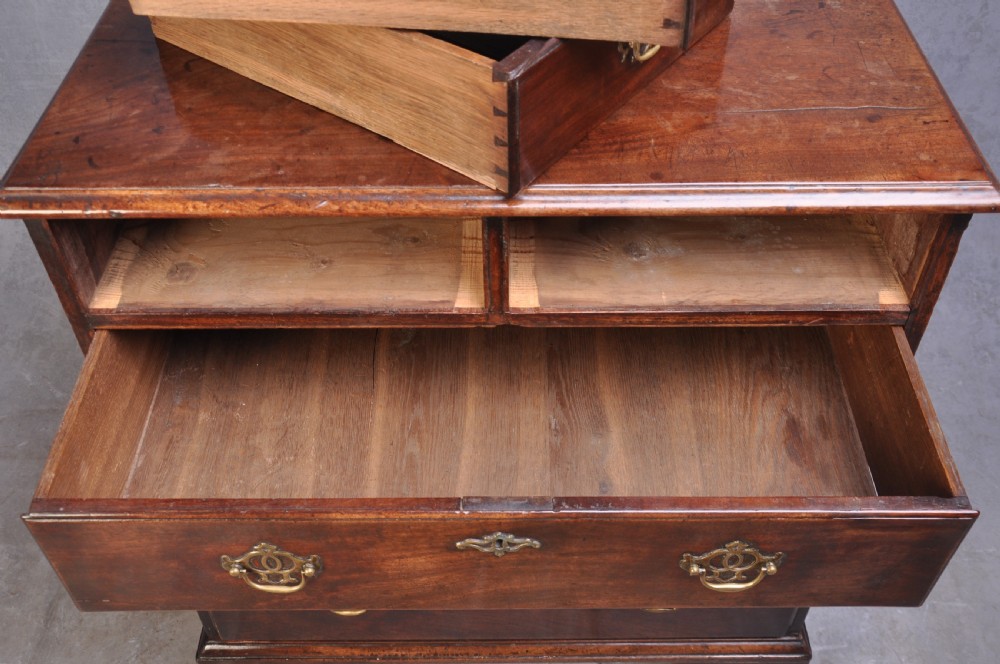 Small 18th Century Mahogany Chest Of Drawers View IX