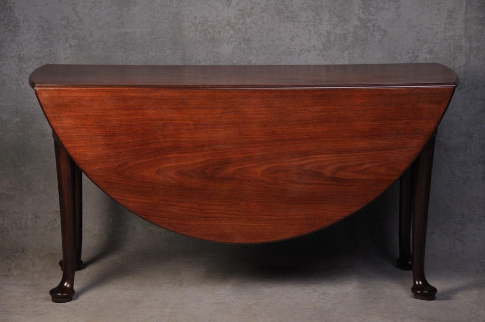 18th Century Mahogany Drop Leaf Table