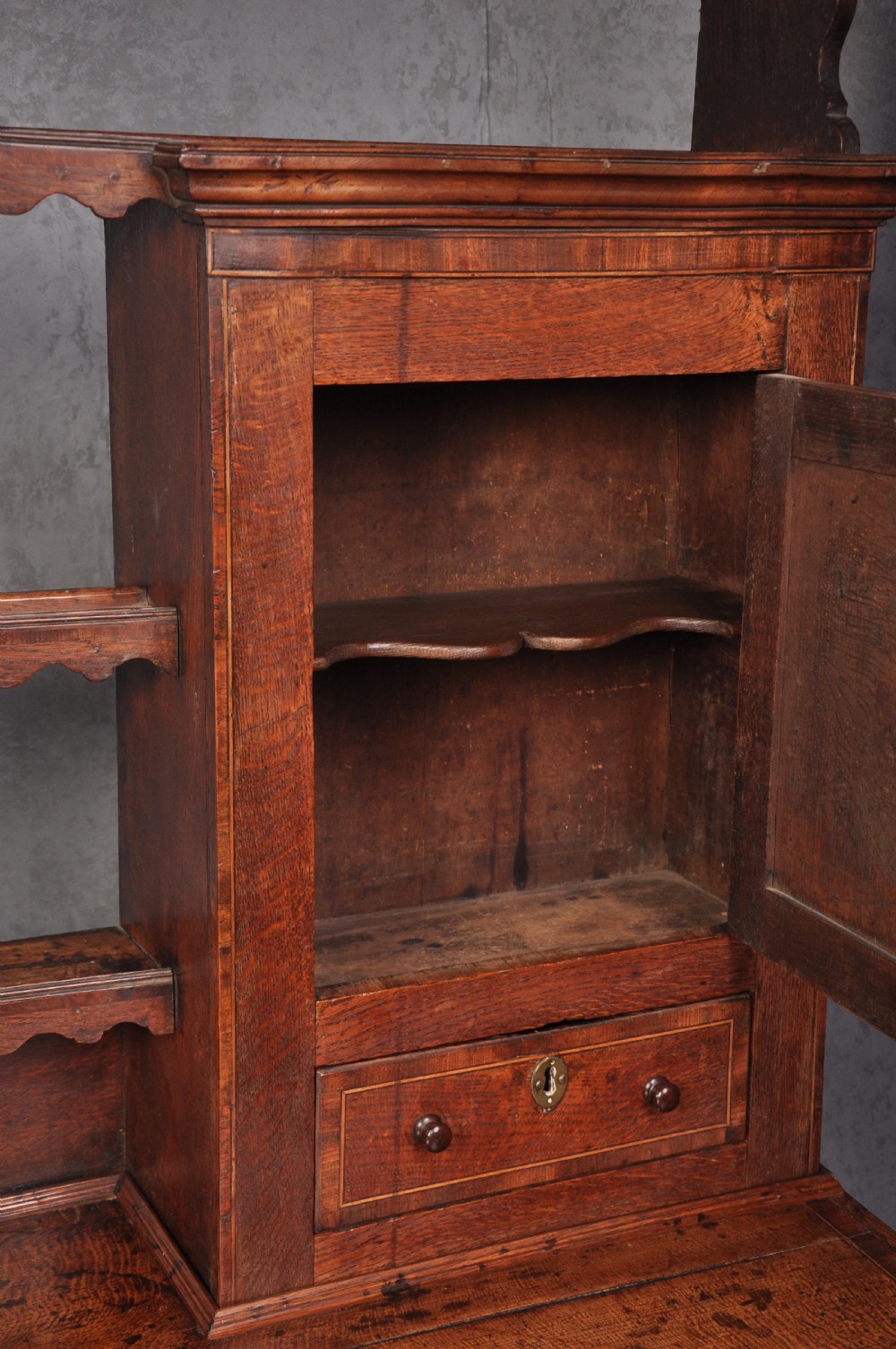 18th Century Oak Shropshire Dresser  View VIII