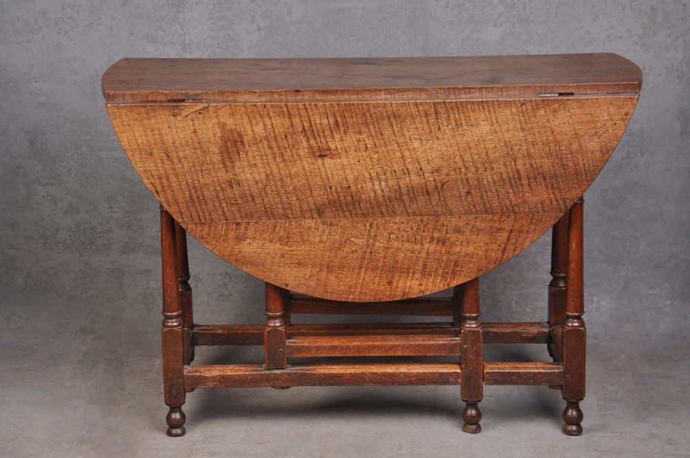 17th Century Figured Oak Gateleg Table