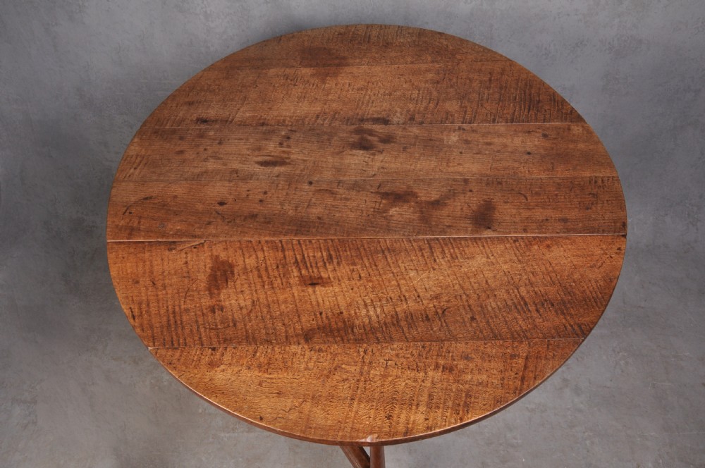 17th Century Figured Oak Gateleg Table View III