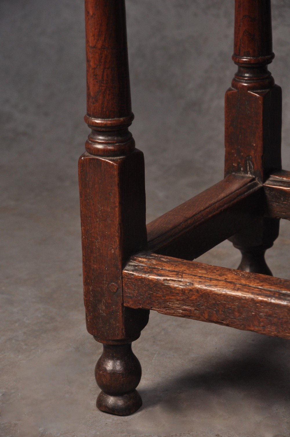 17th Century Figured Oak Gateleg Table View VI
