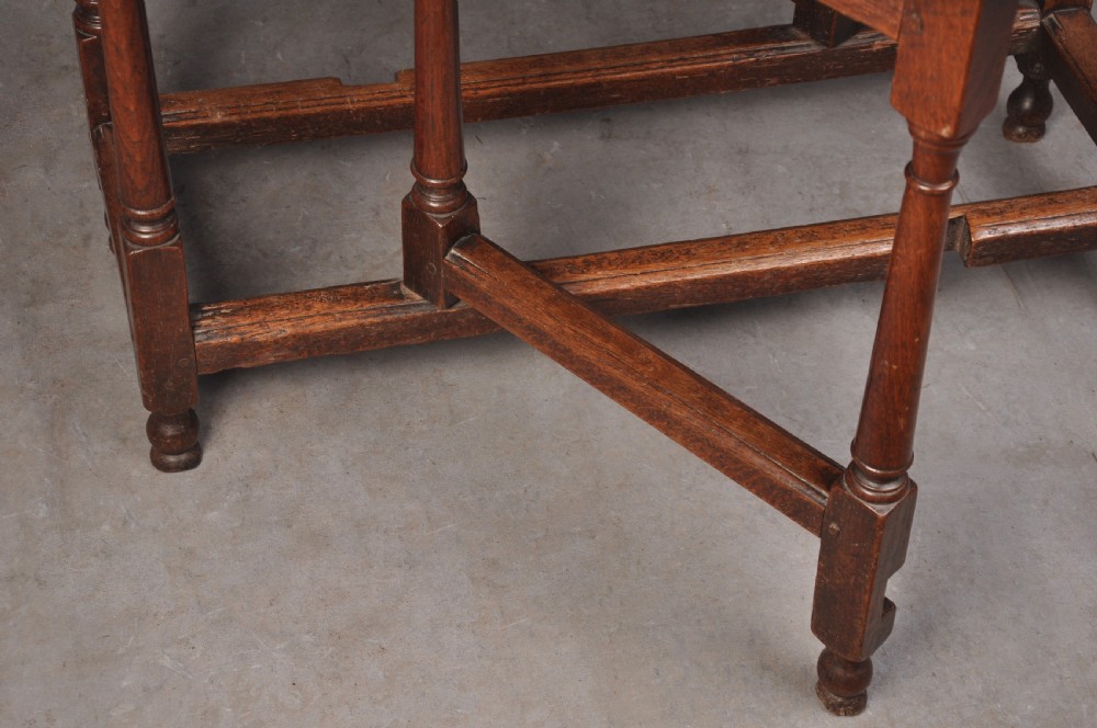 17th Century Figured Oak Gateleg Table View VII