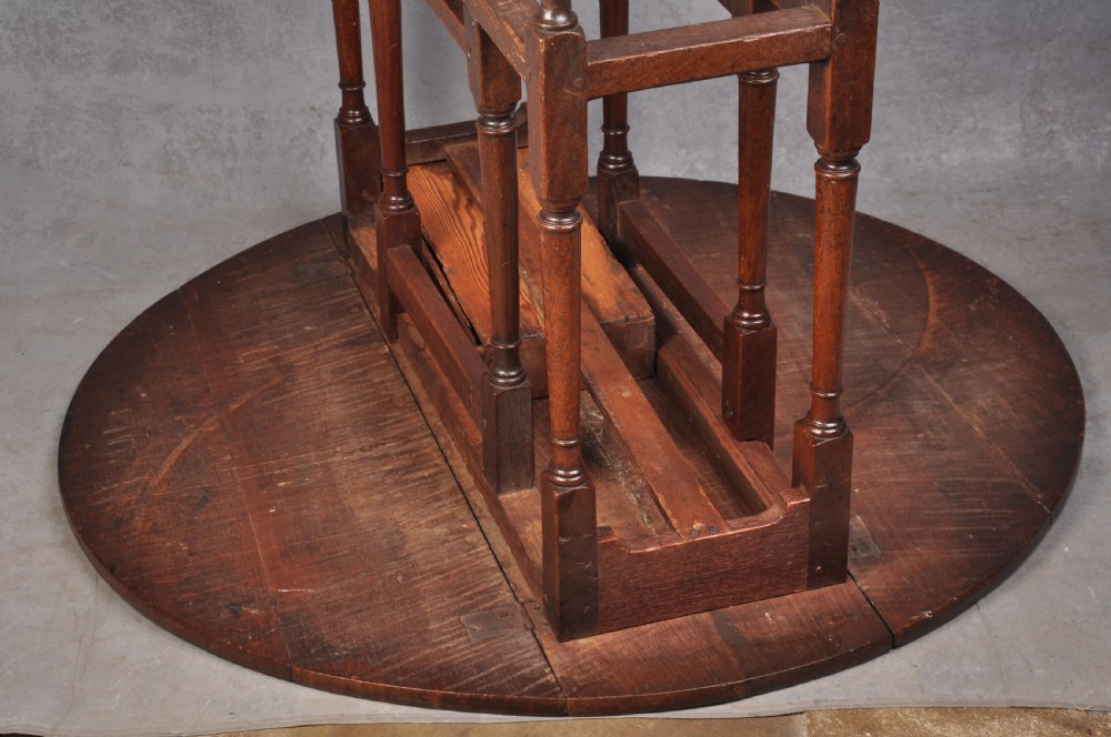 17th Century Figured Oak Gateleg Table View X