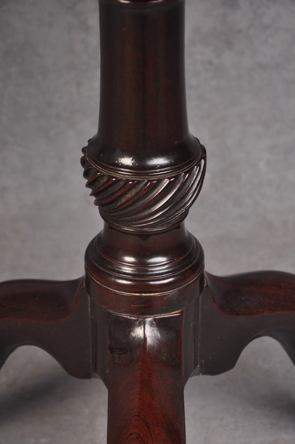 Fine 18th Century Mahogany Chippendale Tripod Table View III