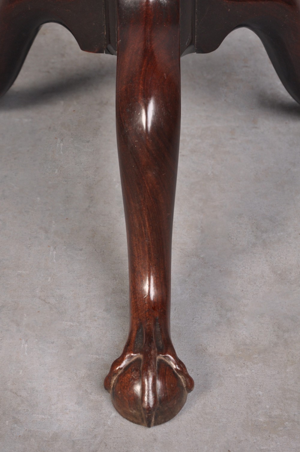 Fine 18th Century Mahogany Chippendale Tripod Table View IV