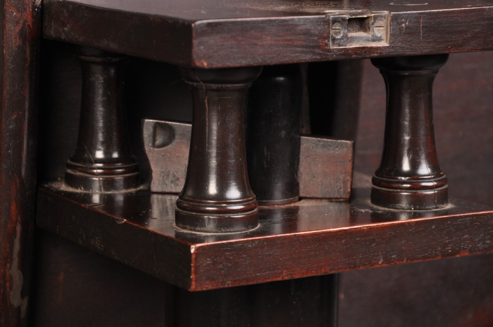 Fine 18th Century Mahogany Chippendale Tripod Table View VI