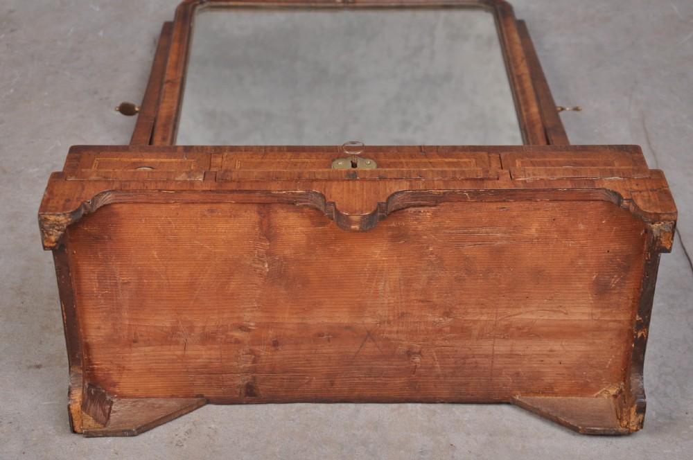 Early 18th Century Walnut Toilet Mirror View X