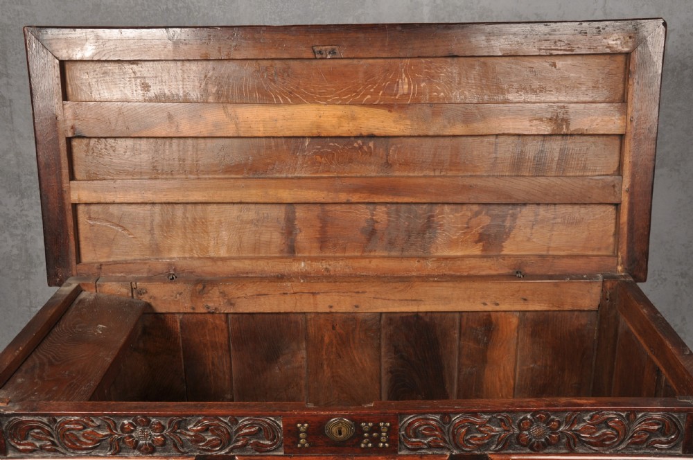17th Century Oak Coffer View IX