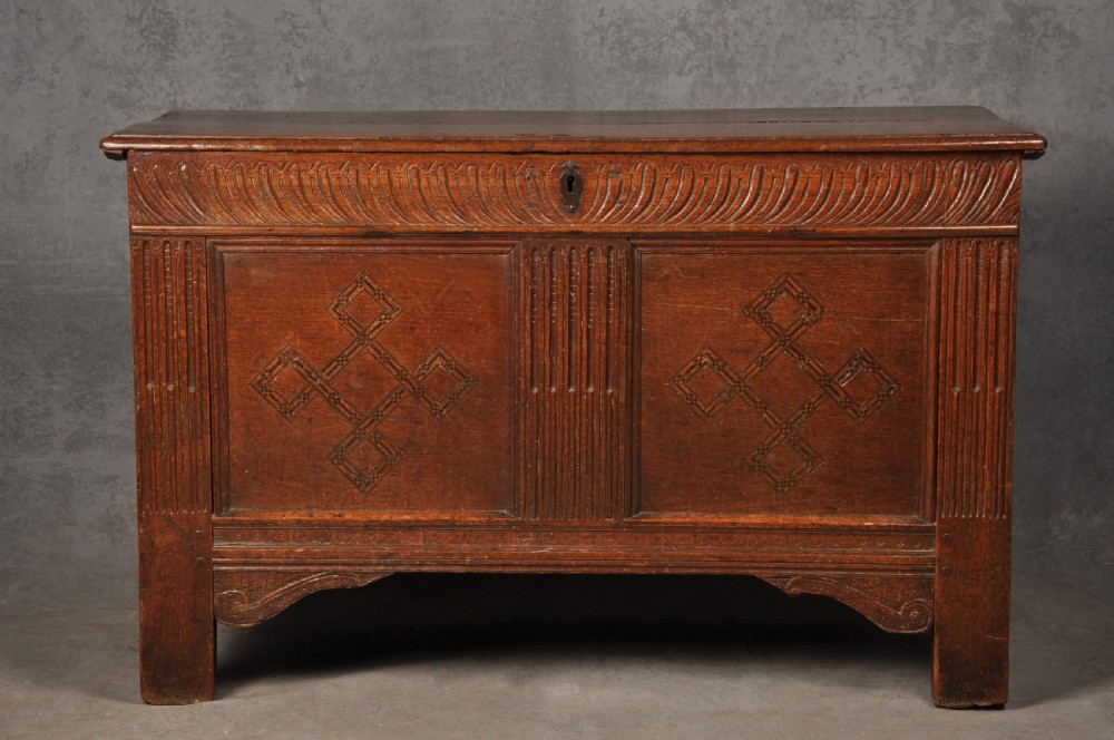 Small Early 17th Century Oak Coffer