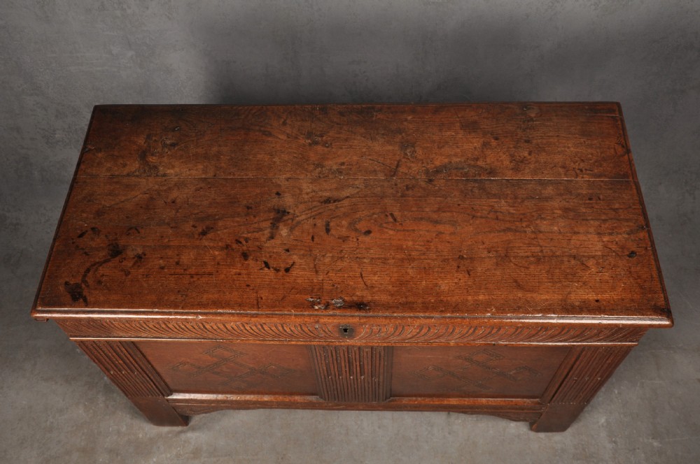Small Early 17th Century Oak Coffer View VIII