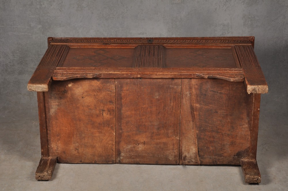 Small Early 17th Century Oak Coffer View XI