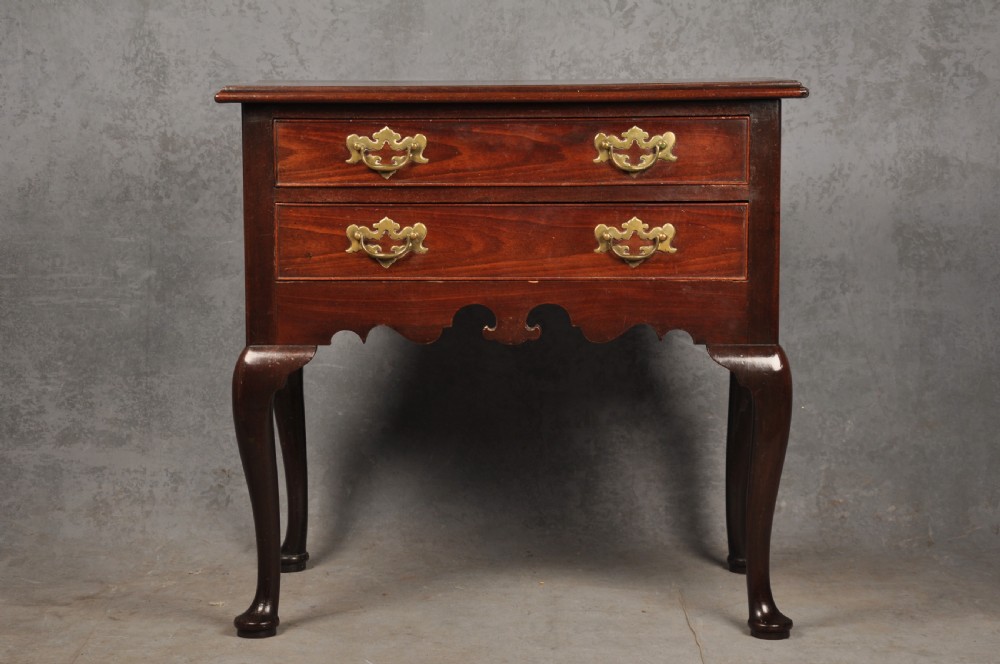 Fine Mid 18th Century Mahogany Lowboy View XI