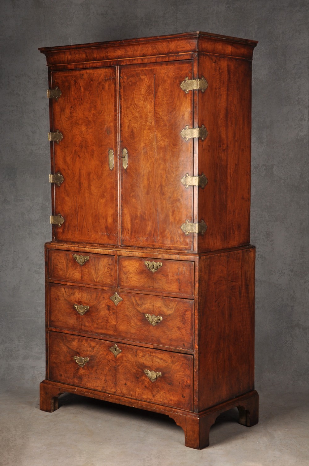 Fine Early 18th Century Walnut Cabinet On Chest