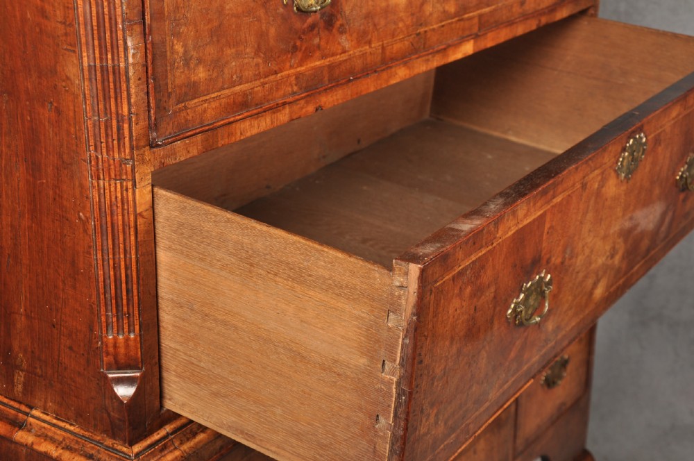 Fine Early 18th Century Walnut Chest On Stand View VII