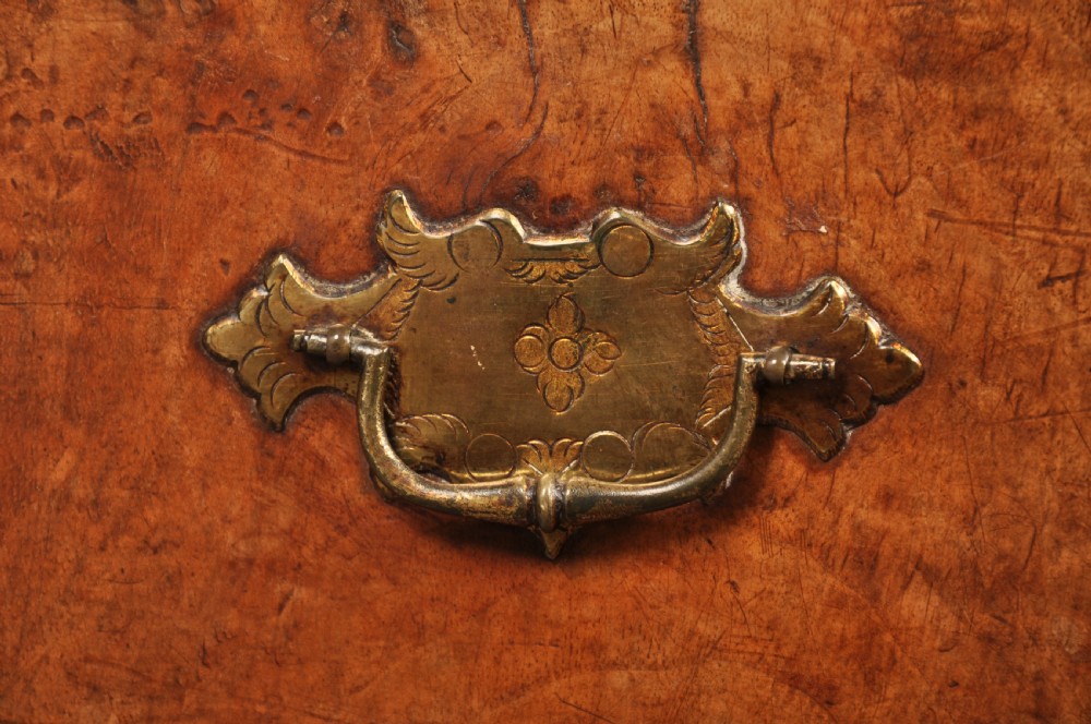 Fine Early 18th Century Walnut Chest On Stand View VIII