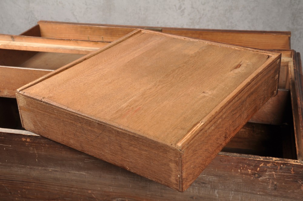 Fine Early 18th Century Walnut Chest On Stand View XI