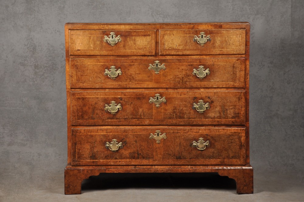 Early 18th Century Walnut Chest Of Drawers