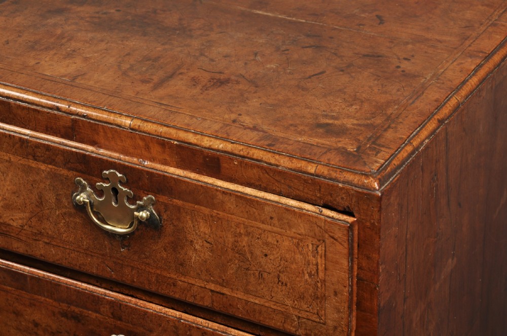 Early 18th Century Walnut Chest Of Drawers View IV