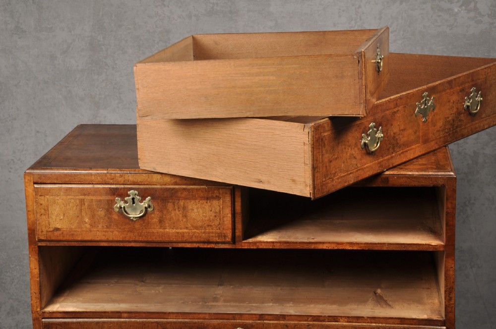 Early 18th Century Walnut Chest Of Drawers View VIII