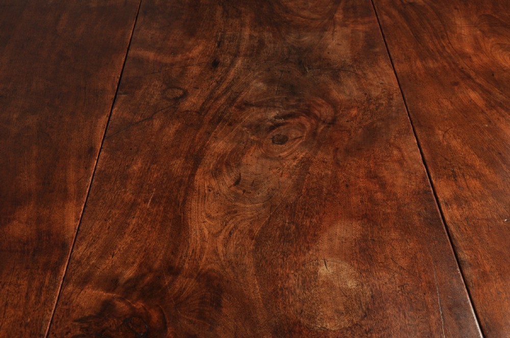 Fine 18th Century Mahogany Drop Leaf Table  View IV