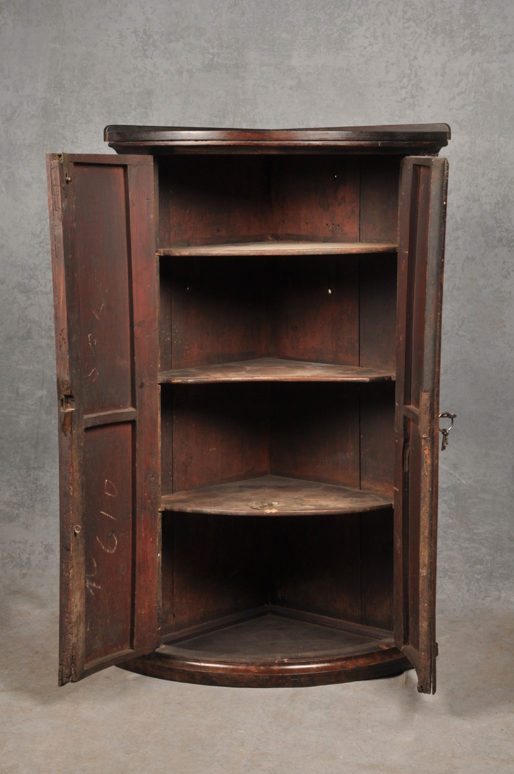 Early 18th Century Chinoiserie Corner Cupboard View IX
