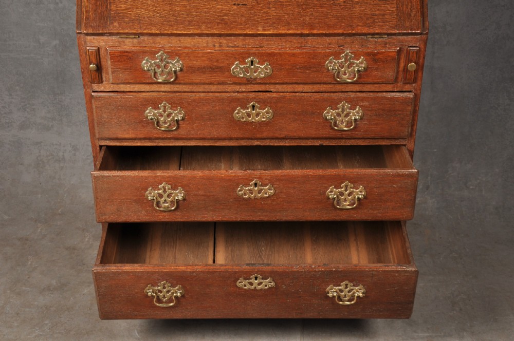 Small 18th Century Oak Bureau View VIII