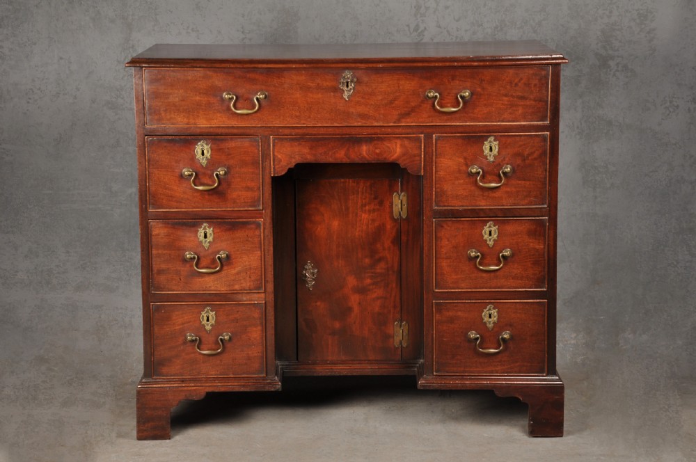 Fine 18th Century Mahogany Kneehole Desk View III