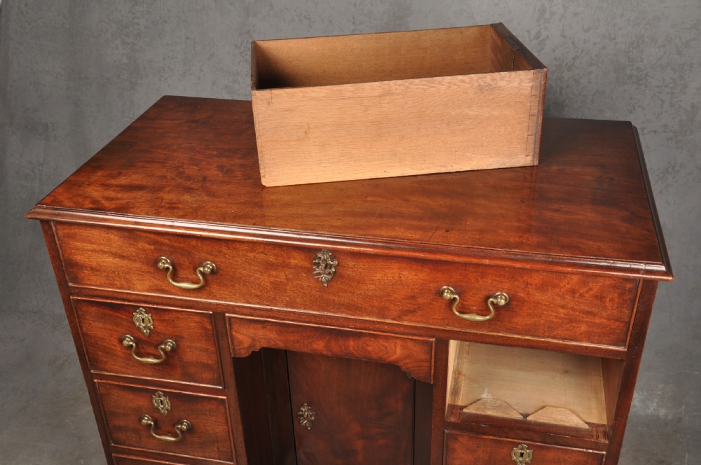 Fine 18th Century Mahogany Kneehole Desk View XI