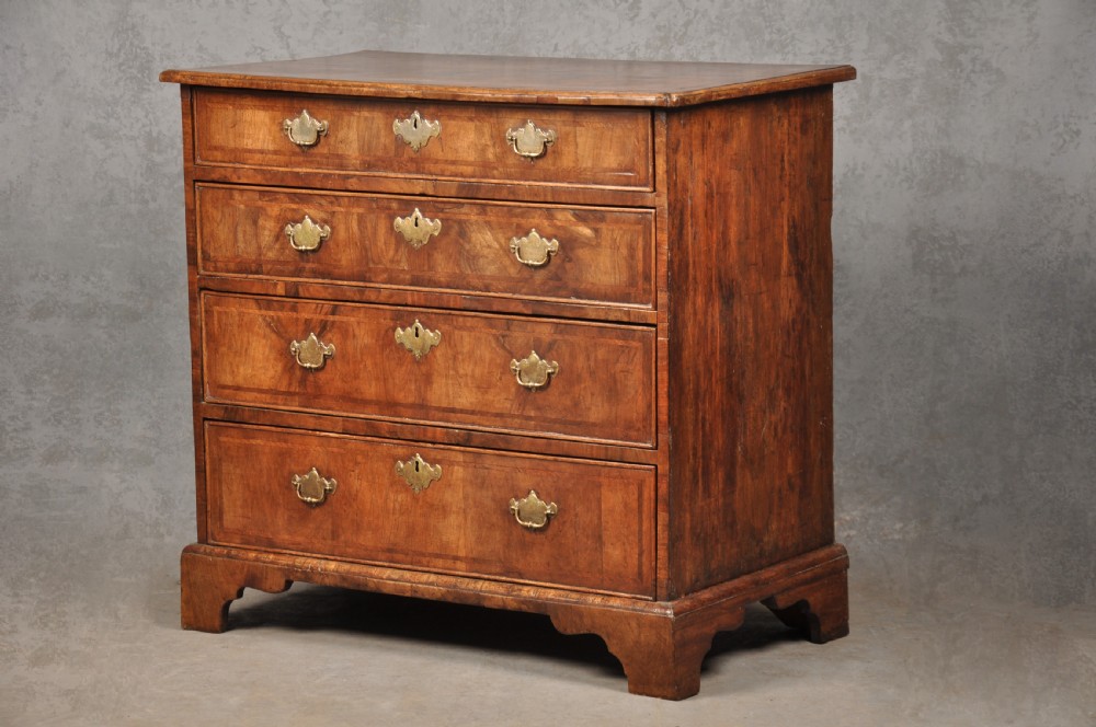 Small Early 18th Century Walnut Chest Of Drawers View III