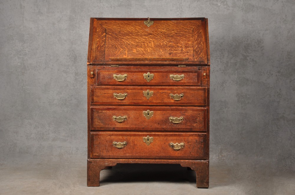 Early 18th Century Oak Bureau 