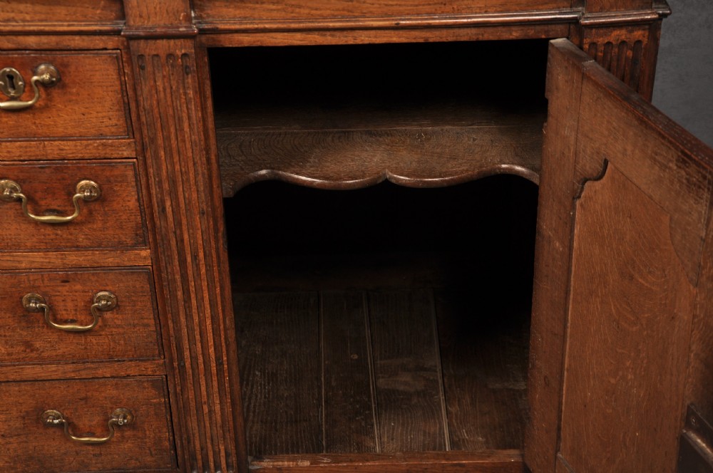 18th Century Oak Dresser  View XI