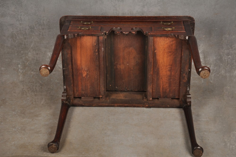 Early 18th Century Oak Lowboy View XVI