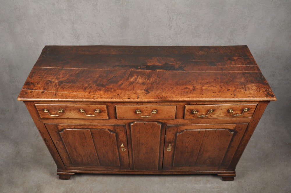 Mid 18th Century Oak Dresser Base View VII