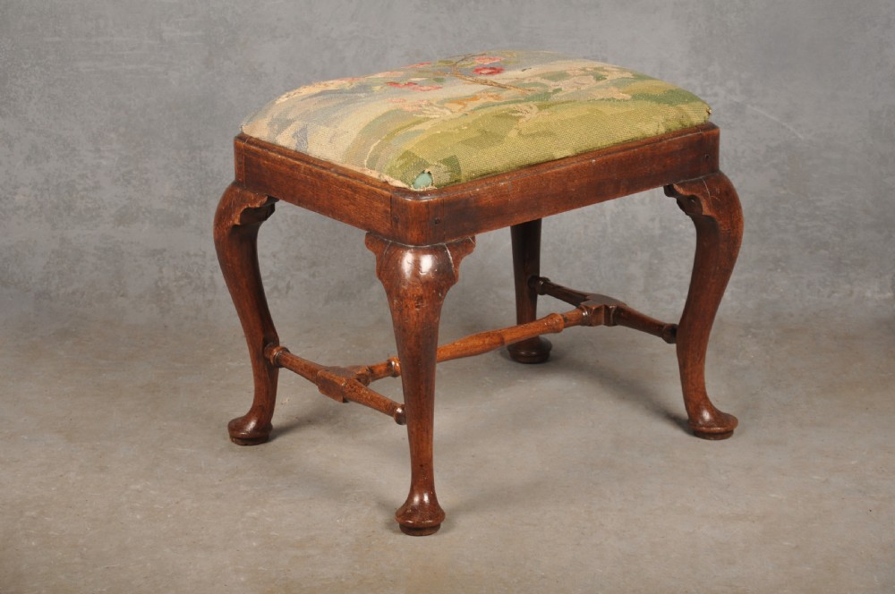 Fine Early 18th Century Walnut Stool View XI