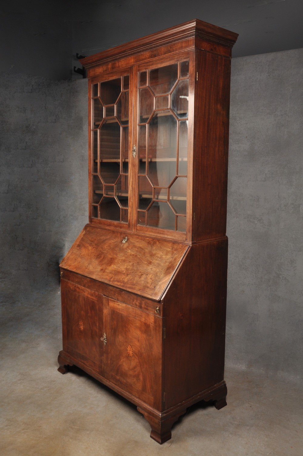 Fine 18th Century Mahogany Bureau Bookcase  View XVI