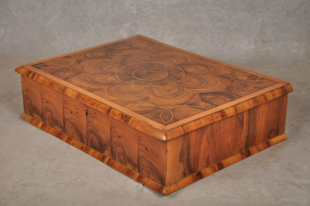 Fine 17th Century Olive Wood Lace Box View VII