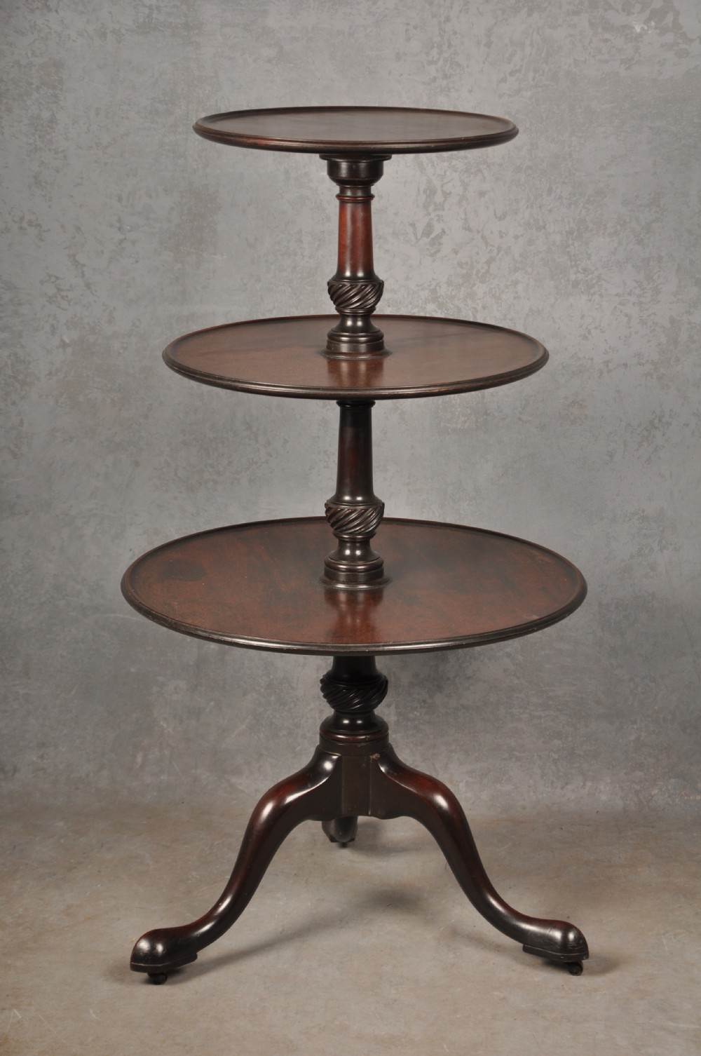 Fine 18th Century Mahogany Dumb Waiter 