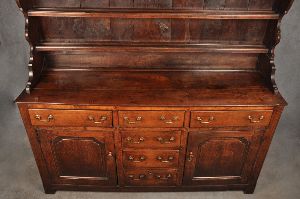 18th Century Welsh Oak Dresser  View IV
