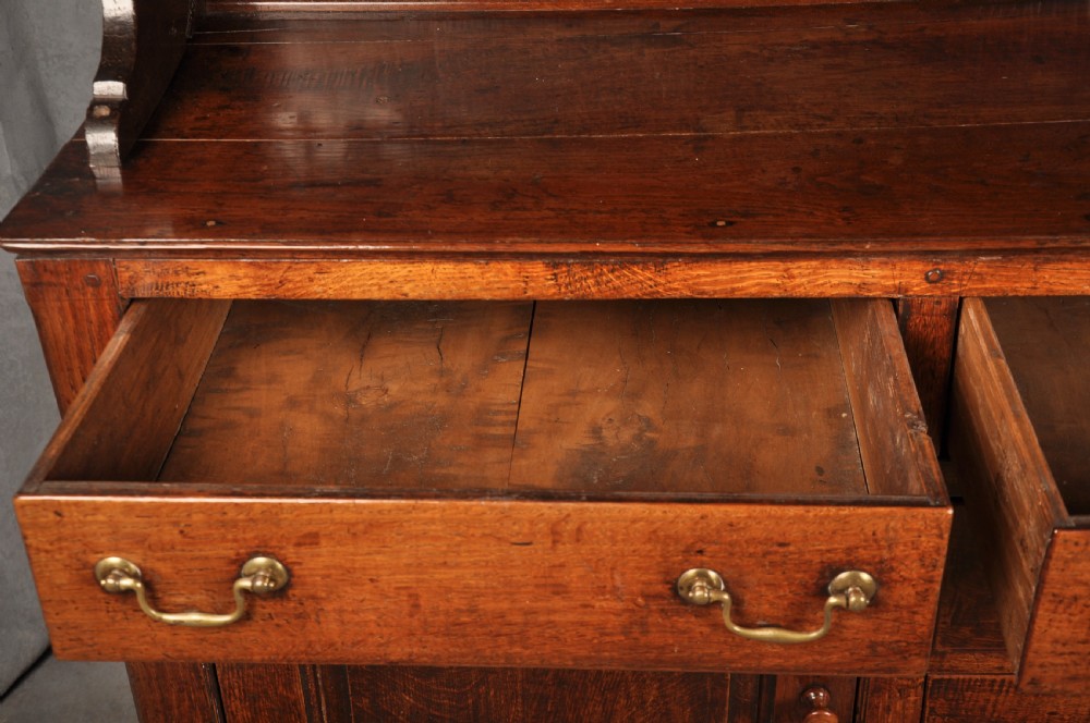 18th Century Welsh Oak Dresser  View XII