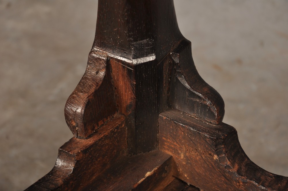 Early 18th Century Oak Lowboy View XVII