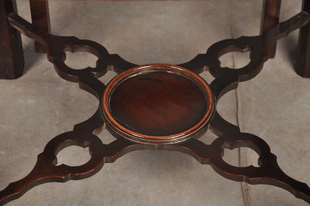 A Fine 18th Century Mahogany Wash Stand View VIII