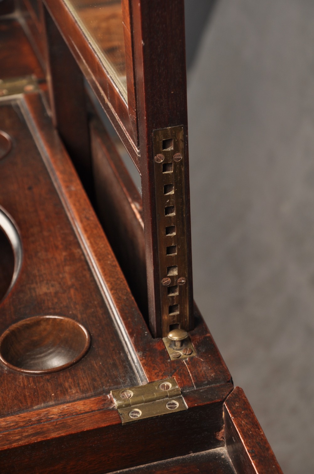 A Fine 18th Century Mahogany Wash Stand View XII