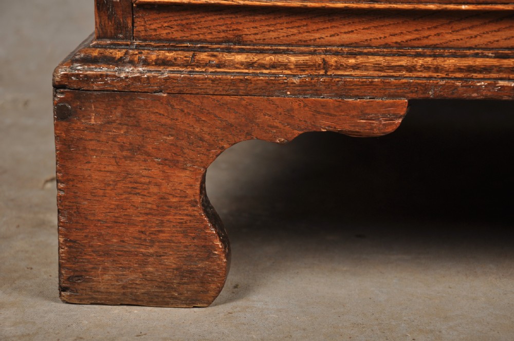 Small 18th Century Oak Chest Of Drawers View VIII